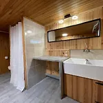 21 Couchages Avec Piscine Interieure Chauffee 度假居 *