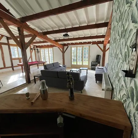 21 Couchages Avec Piscine Interieure Chauffee Belleu