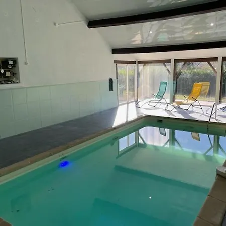 21 Couchages Avec Piscine Interieure Chauffee *