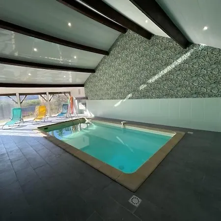 21 Couchages Avec Piscine Interieure Chauffee Holiday home *